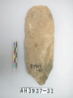 藏品(中長條型舌刃打製石斧)的圖片